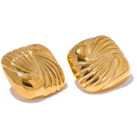 Σκουλαρίκια τετράγωνα χρυσά με ραβδώσεις-EA076
