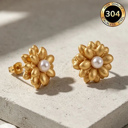 Stahlohrringe mit Blumen und Perlen – EA351
