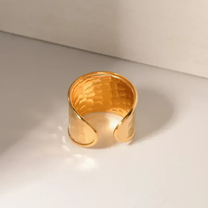 Δαχτυλίδι ατσάλι με σφυρηλατημένο εφέ-R194