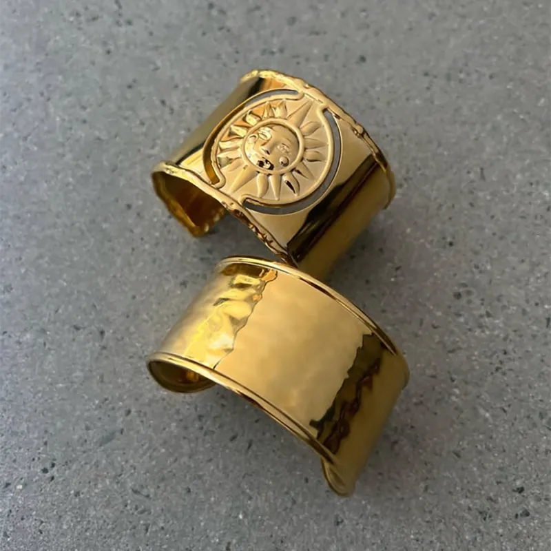 Βραχιόλι επιχρυσωμένο ατσάλι φαρδύ με ήλιο - BR431