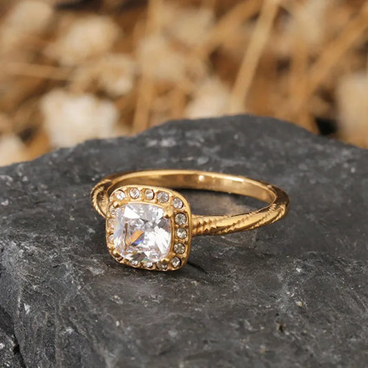 Δαχτυλίδι επιχρυσωμένο ατσάλι με τετράγωνη πέτρα-R027