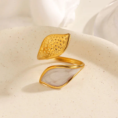 Anello triplo in acciaio dorato - R372