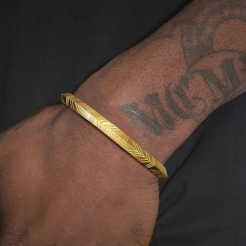 Βραχιόλι χρυσό ατσάλι με μαύρες γραμμές-BR012