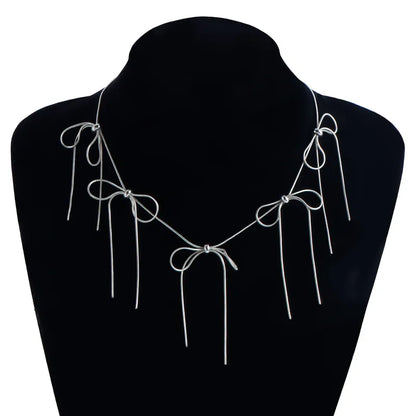 *Colier cu fundițe argintii - w461