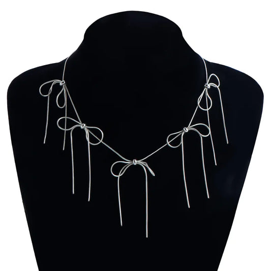 *Colier cu fundițe argintii - w461