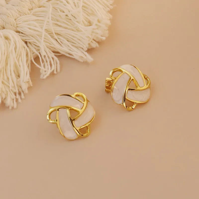Steel earrings with white knot-ea351
