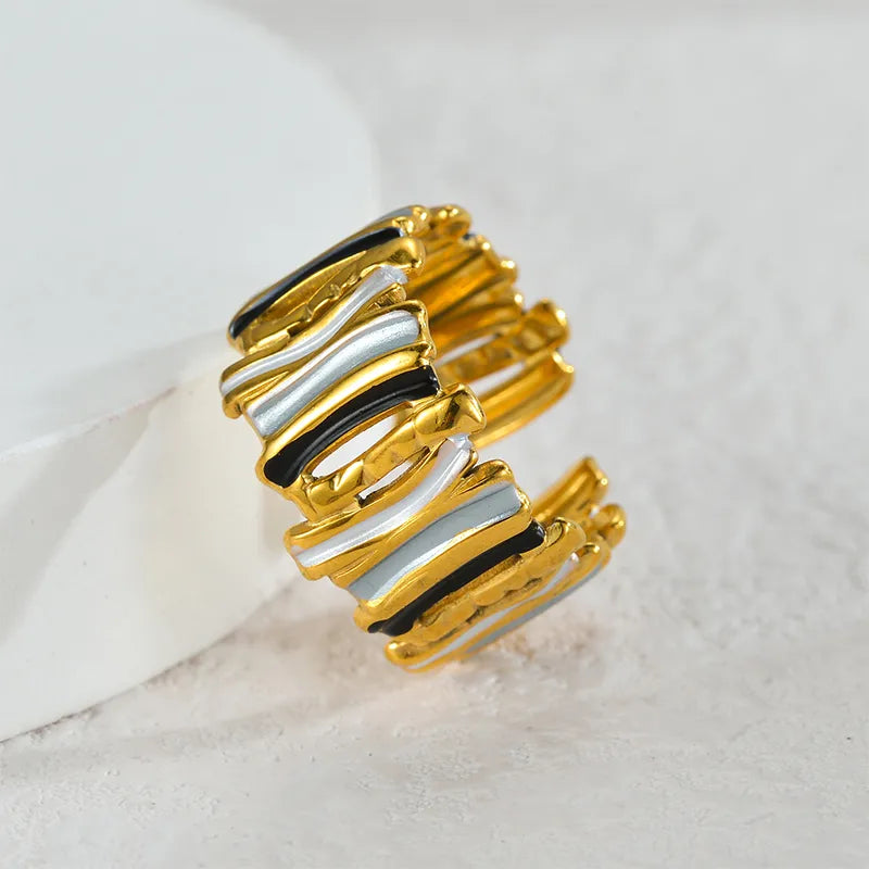 Δαχτυλίδι επιχρυσωμένο ατσάλι με μαύρες αποχρώσεις - R353