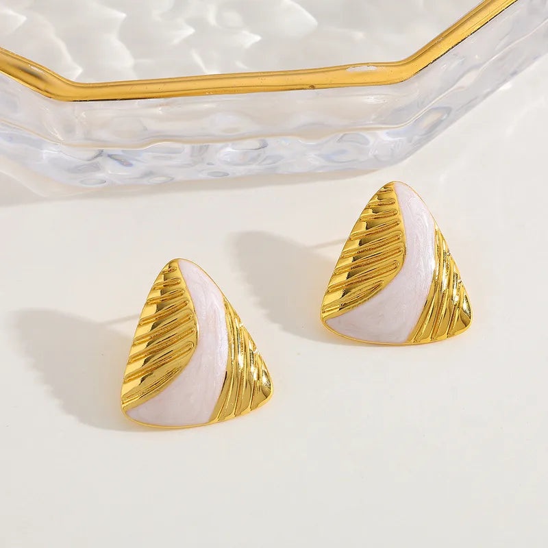 Earrings gilded steel triangles with white-ea491
