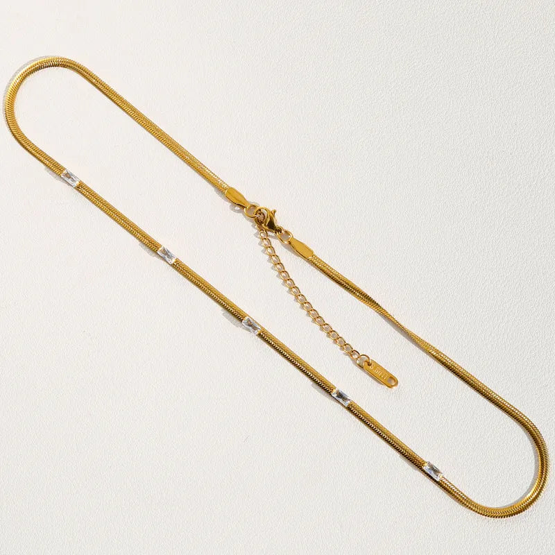 Κολιέ επιχρυσωμένο ατσάλι με άσπρες πέτρες - NE747