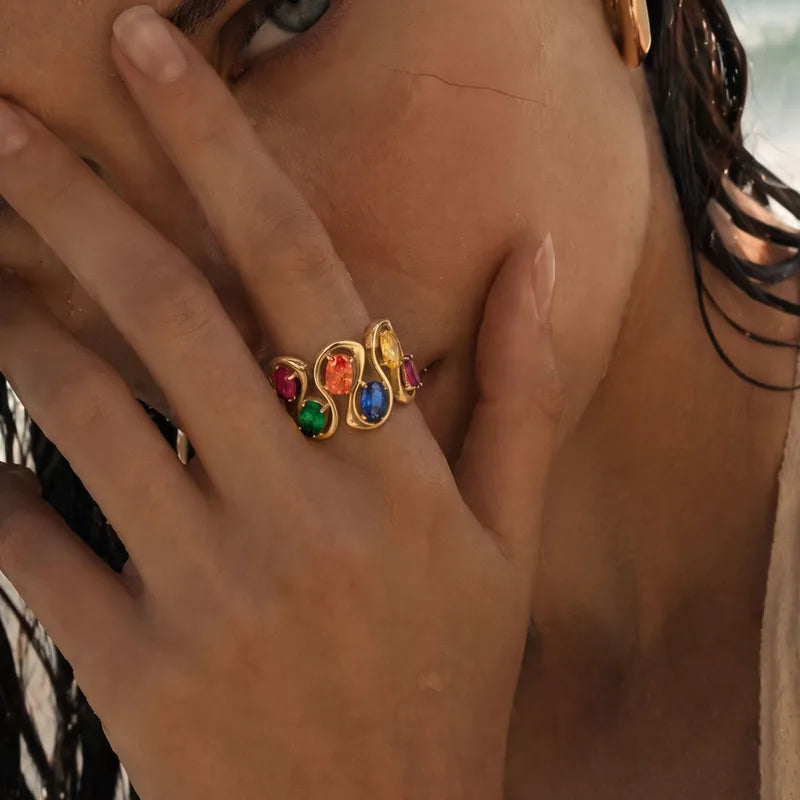 Goldring aus Stahl mit ovalem Zirkon – R152