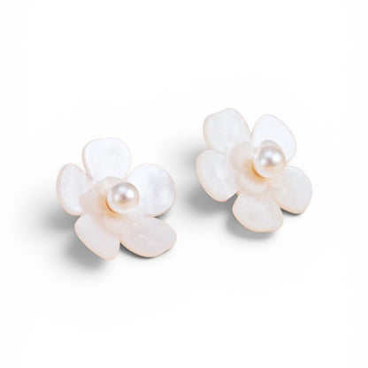 Steel earrings with white resin hearts - EA030