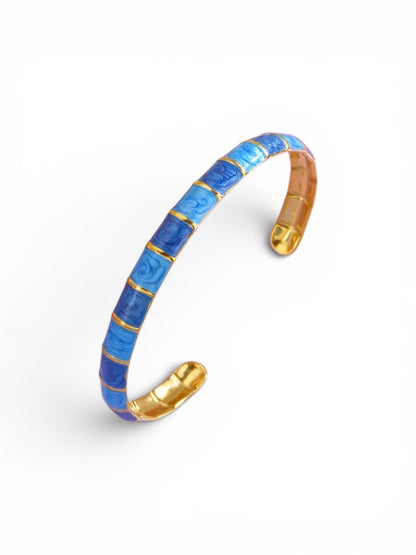 Steel bracelet with white flowers - BR255