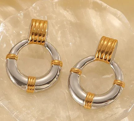 Σκουλαρίκια ατσάλι στρόγγυλο με χρυσές λεπτομέρειες-EA263