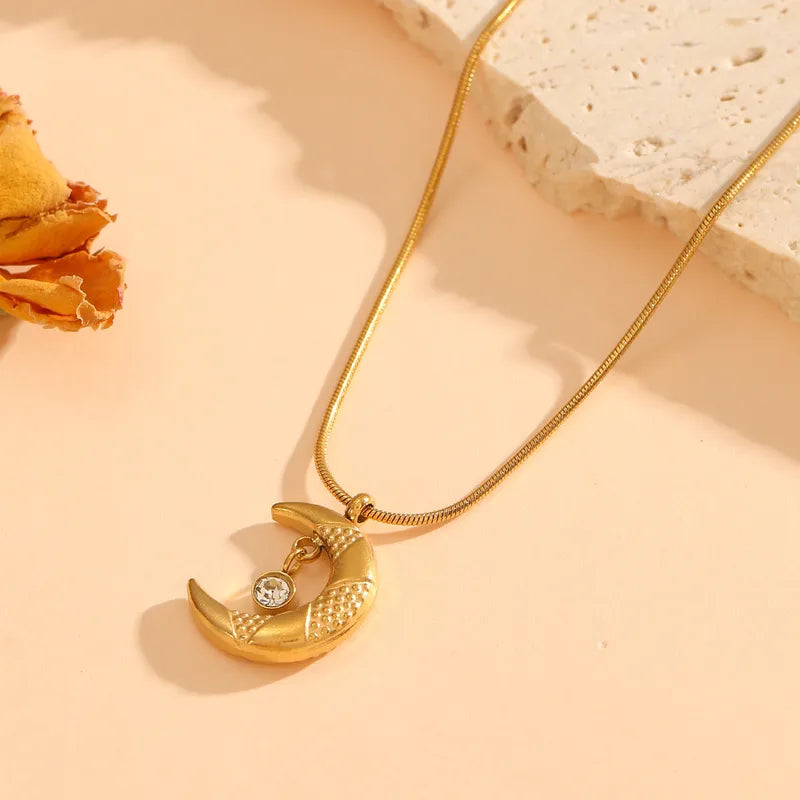 Κολιέ επιχρυσωμένο ατσάλι με φεγγάρι και zircon-NE114