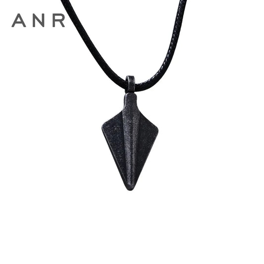 Κολιέ μαύρο ατσάλι βέλος-NE349