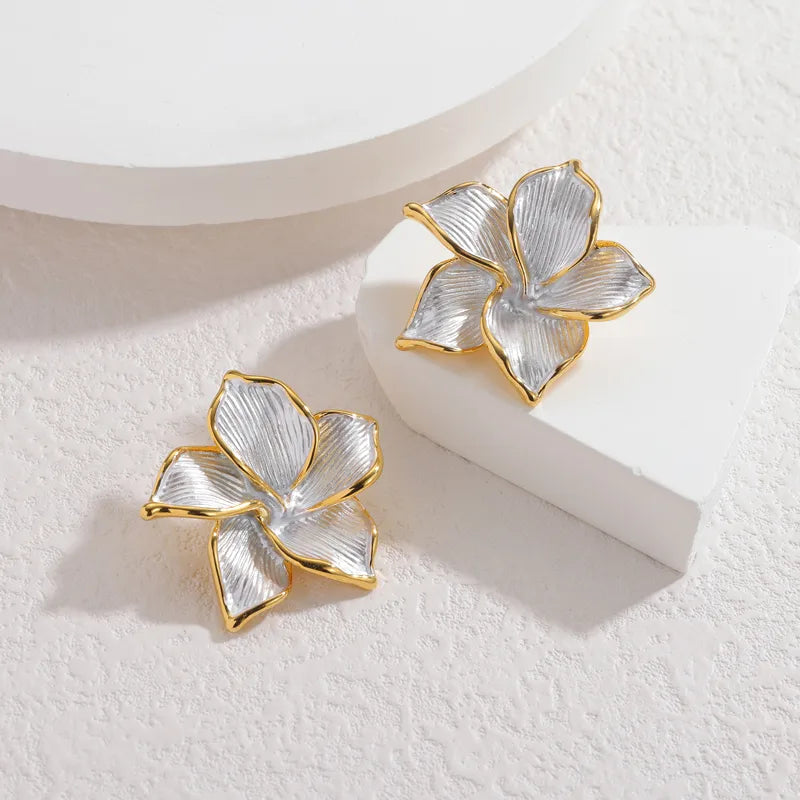 Cercei din oțel argintiu cu flori - EA826