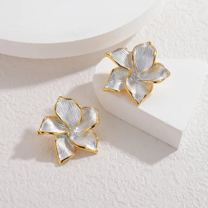 Cercei din oțel argintiu cu flori - EA826