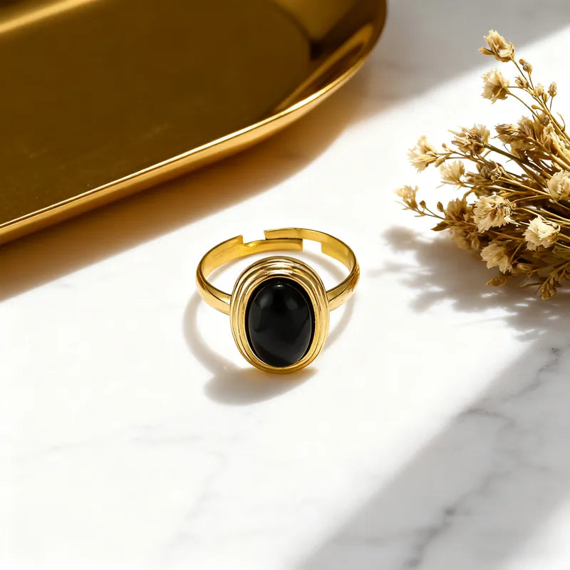 Inel din oțel placat cu aur cu piatră neagră-R094