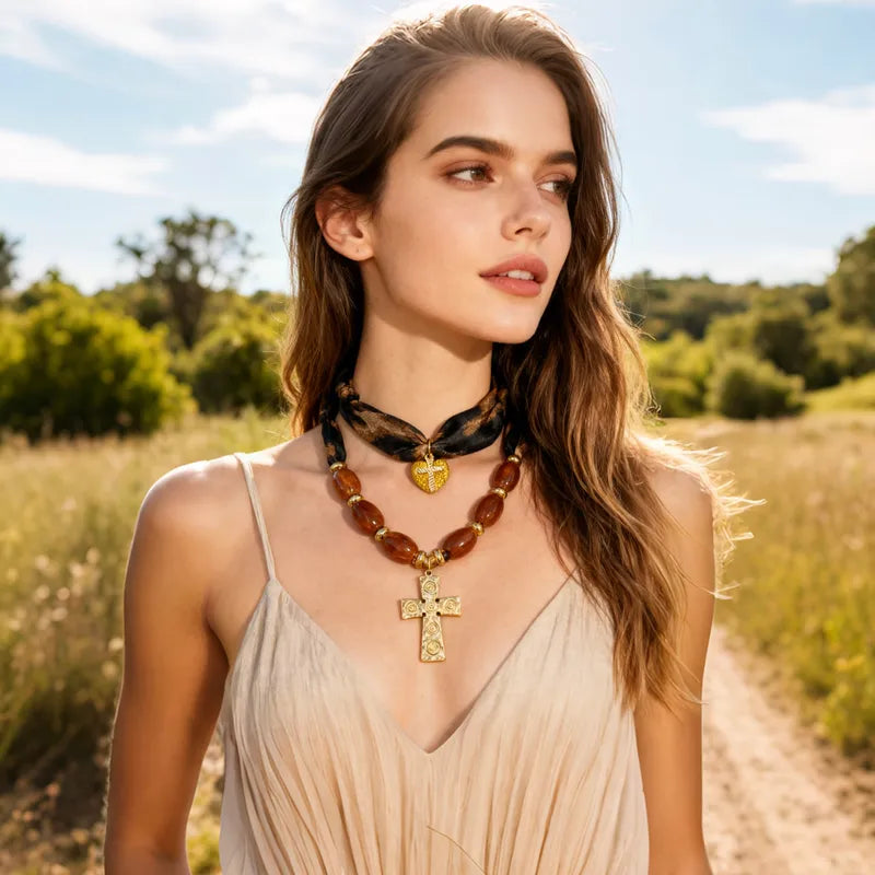 Colier cruce din oțel placat cu aur cu material-NE123