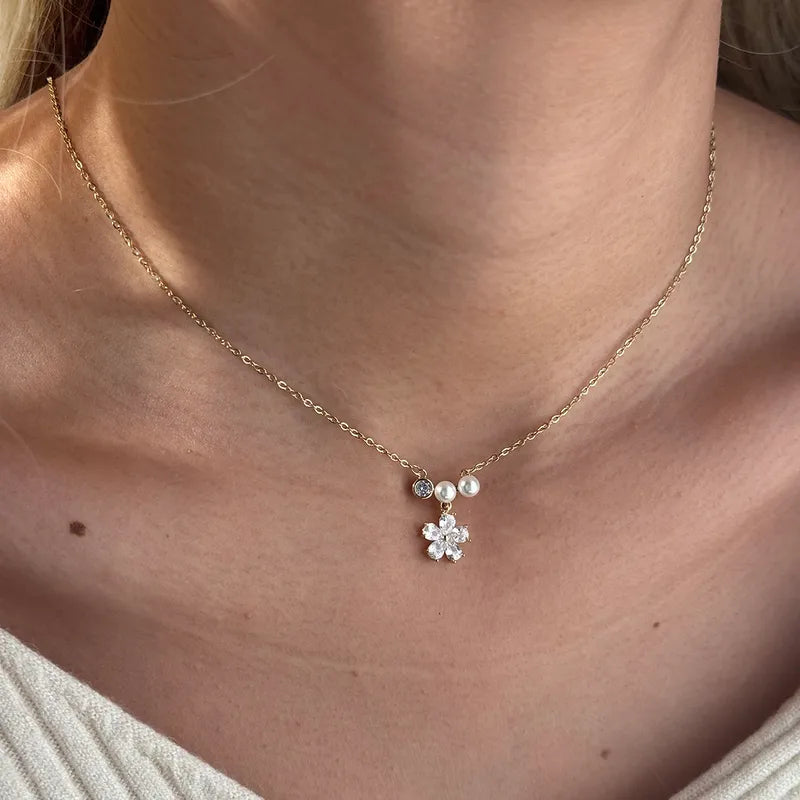Κολιέ επιχρυσωμένο ατσάλι με λουλούδι και πέρλες-NE401