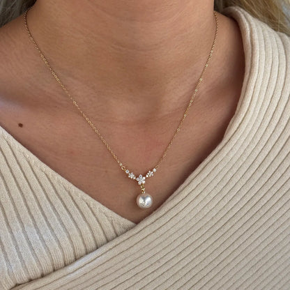 Colier din otel placat cu aur cu floare si perle-NE444