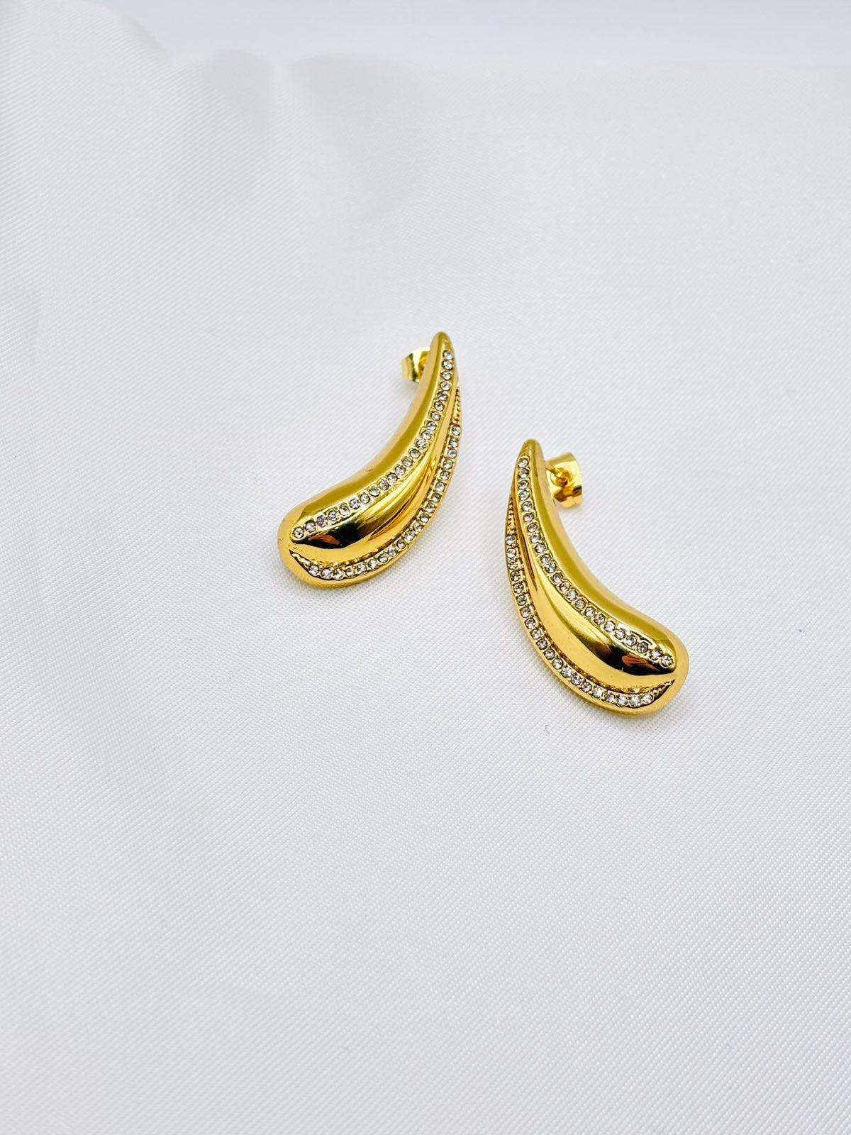 *Σκουλαρίκια επιχρυσωμένο δάκρυ με στρας-EA352