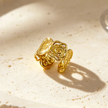 Steel ring with green crystals- R130