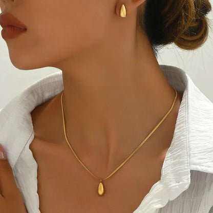 Gold-plated necklace with golden drop-Ne155