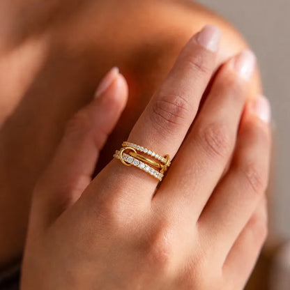 Anillo de acero con circonita azul - R091