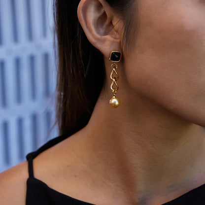 Σκουλαρίκια επιχρυσωμένο ατσάλι με μάυρη πέτρα και πέρλα-EA546