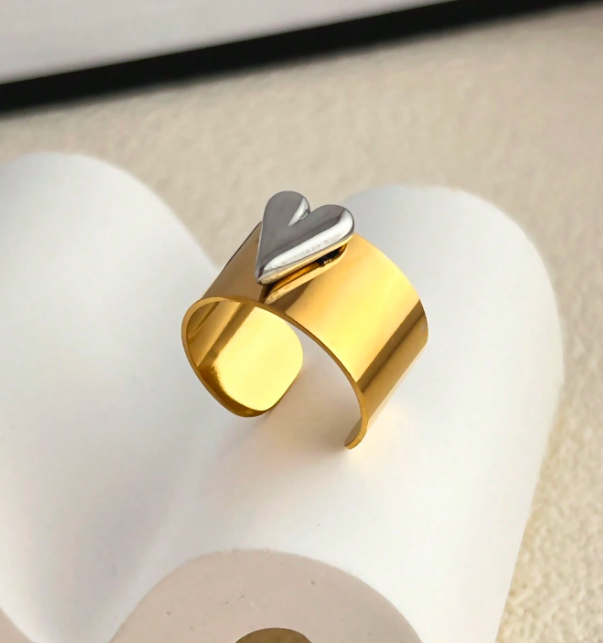 Δαχτυλίδι επιχρυσωμένο ατσάλι με ασημί καρδιά-R246