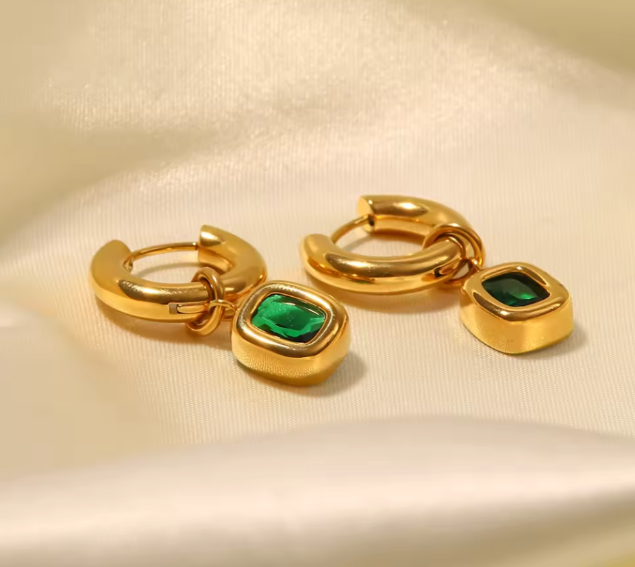 Σκουλαρίκια κρίκοι χρυσή με πράσινη τετράγωνη zircon πέτρα-EA030