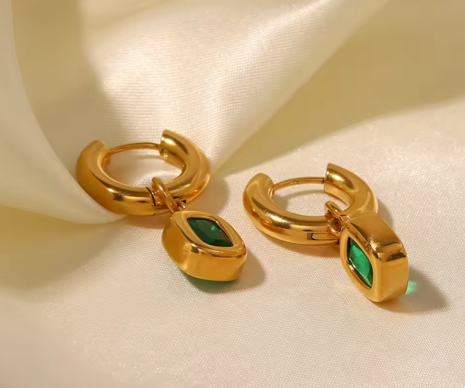 Σκουλαρίκια κρίκοι χρυσή με πράσινη τετράγωνη zircon πέτρα-EA030