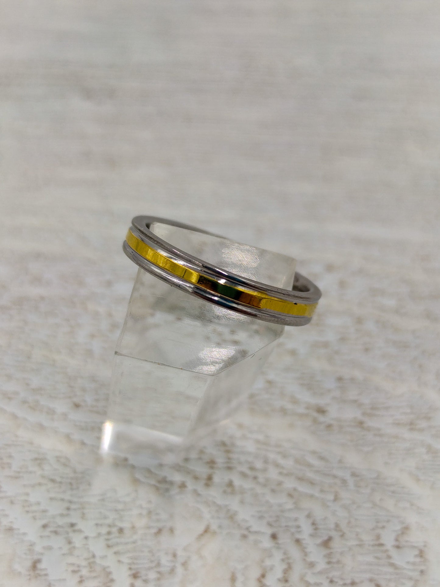 Steel wedding ring with gold stripe - R072
