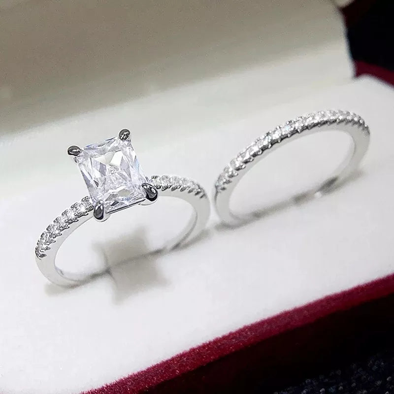 Set with emerald single stone ring and wedding ring - R111